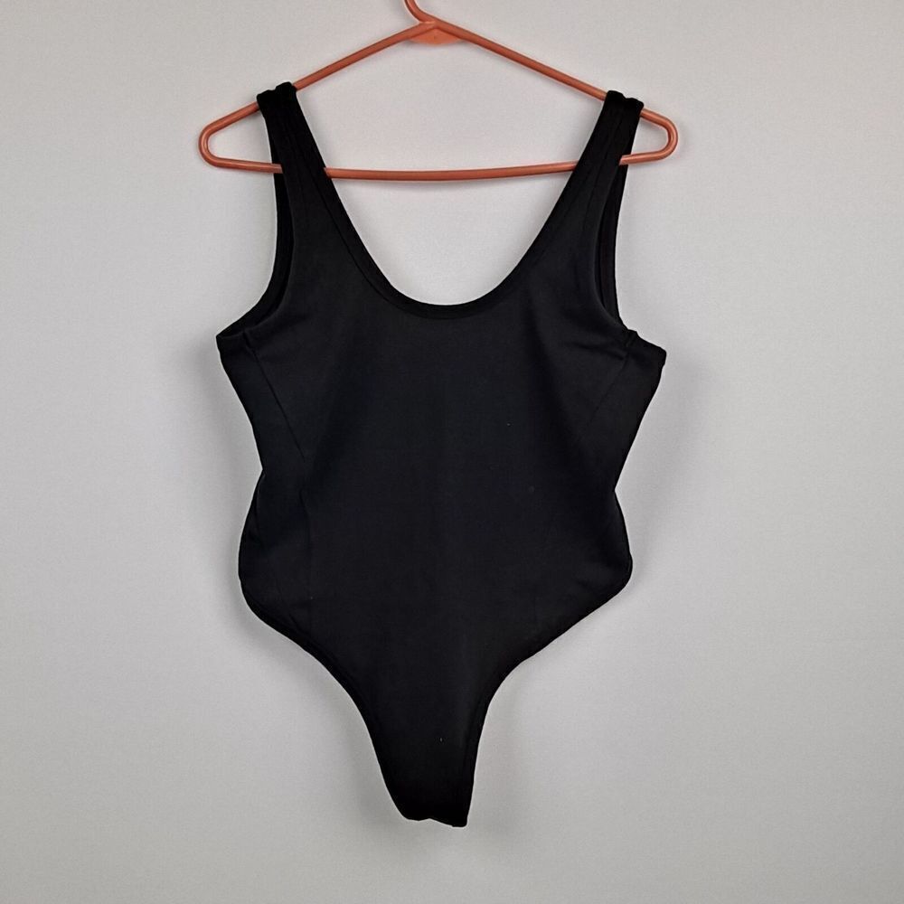 ‎Skims ladies Outdoor bodysuit NWT
